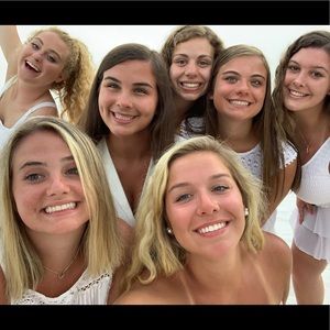 Meet your Posher, Chloe